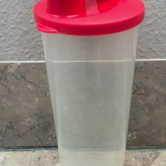 Tupperware Tumbler 2C w Red Seal - Picture 1 of 2
